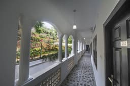 River Tree Hotel  - Image 4