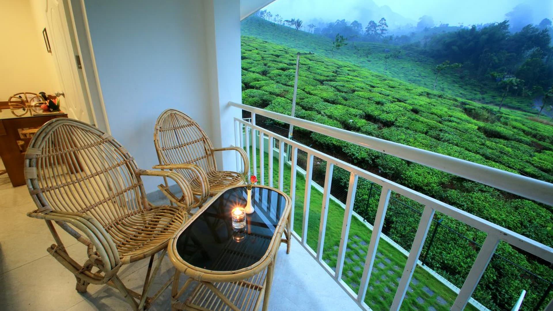 Monsoon Grande Munnar