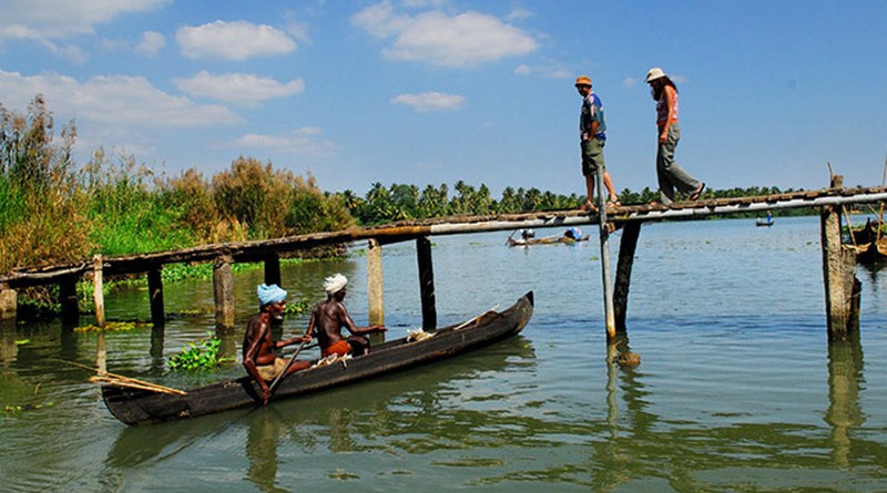 munnar-kumarakom-houseboat-package