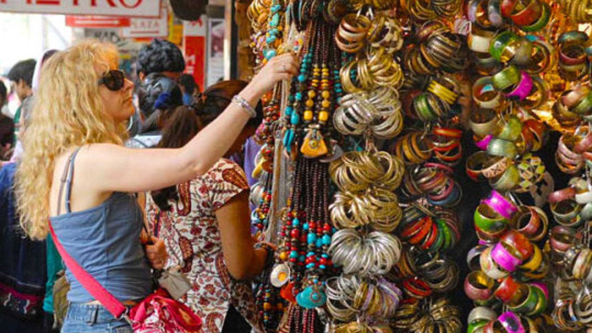 shopping-coorg-or-munnar