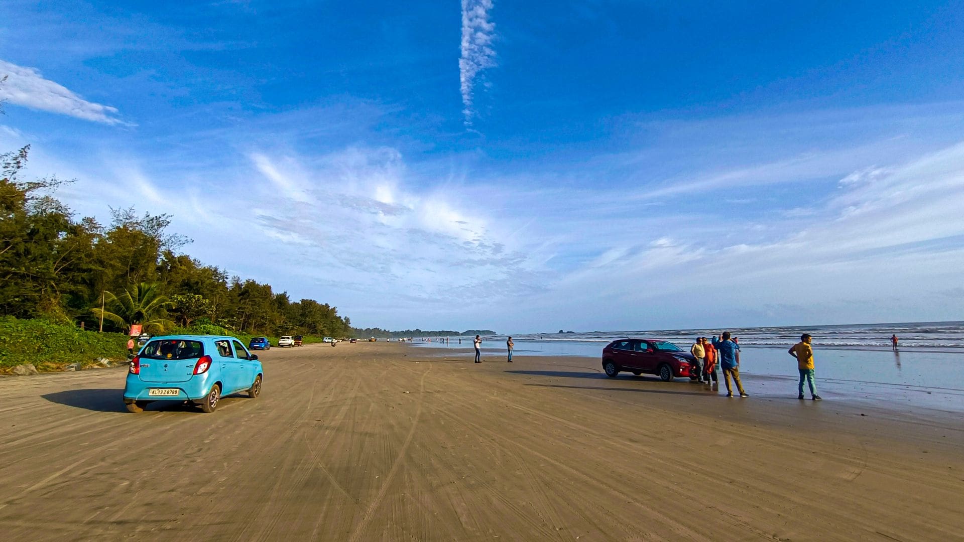 muzhappilangad-driving-beach-in-kerala