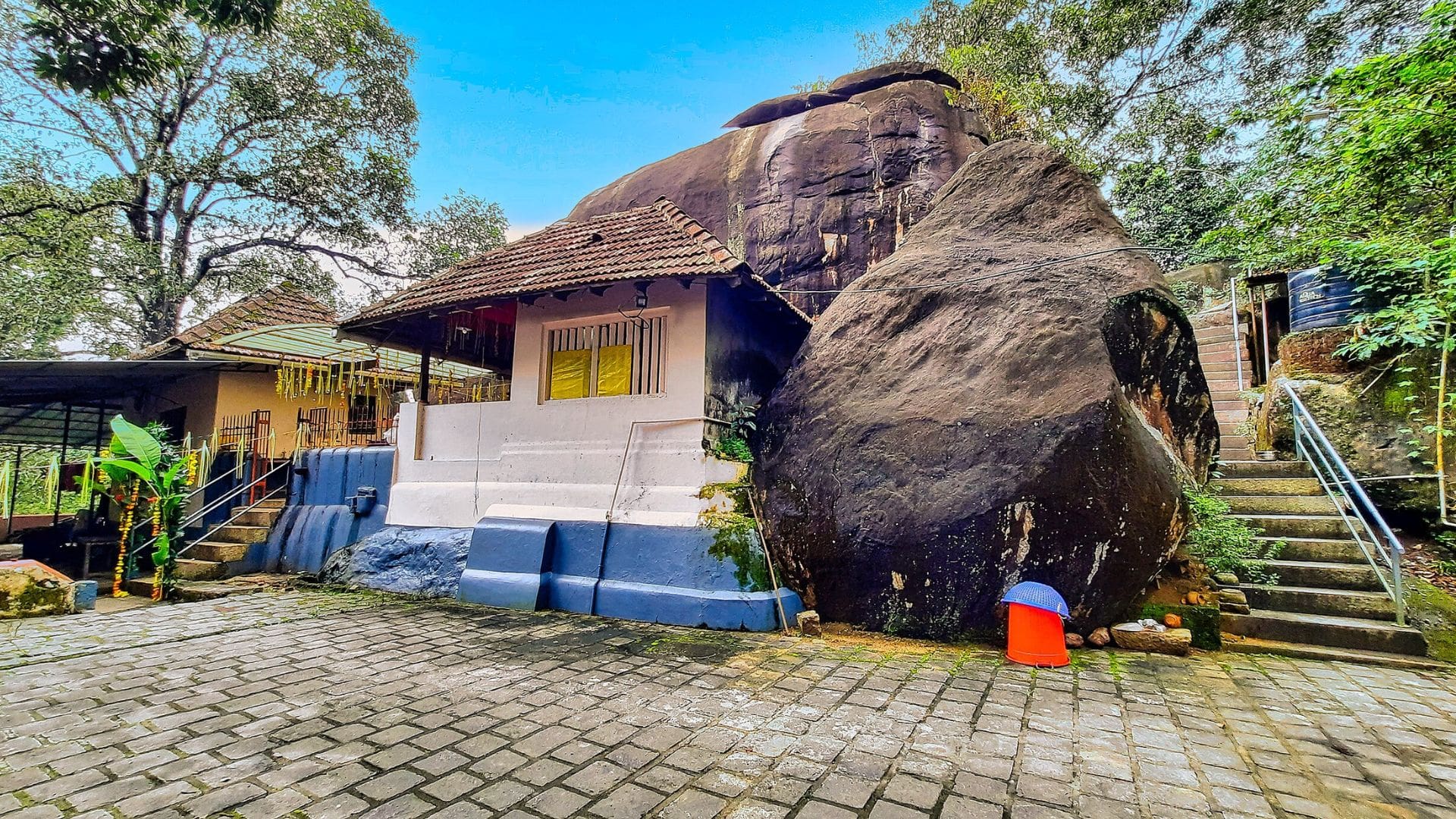 kallil-cave-temple