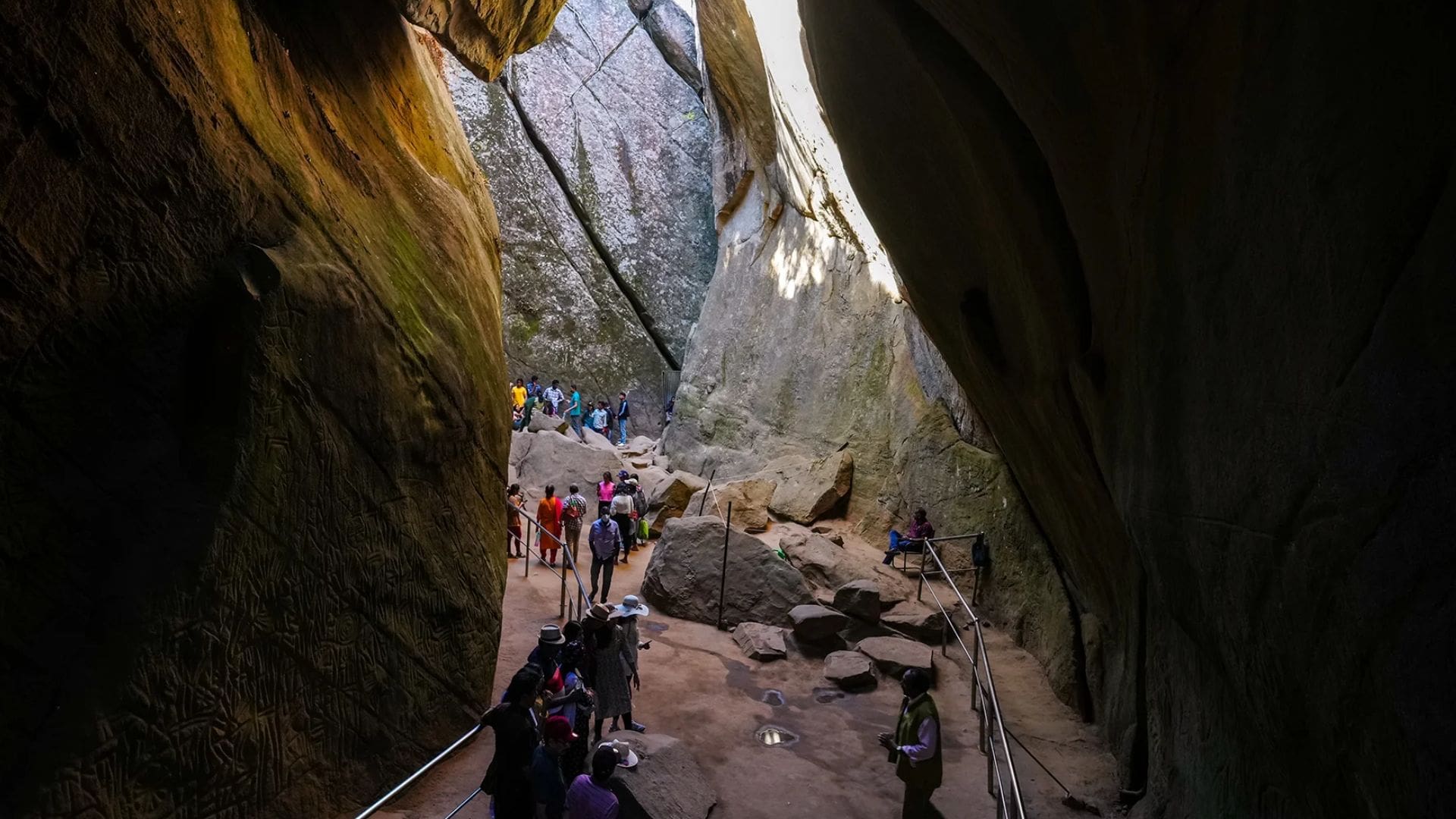 edakkal-caves